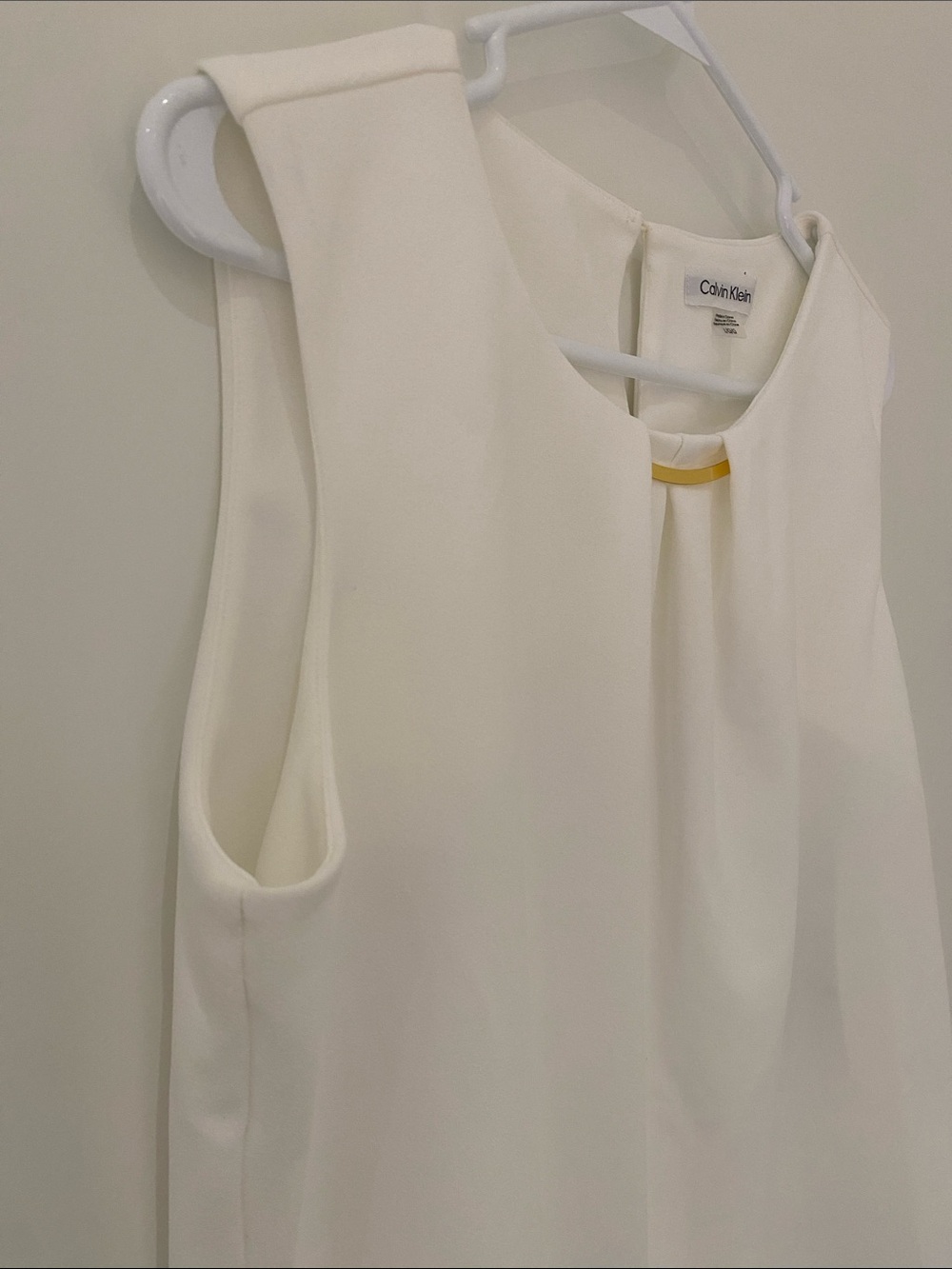 NWT Calvin Klein White Sleeveless Blouse Top With Gold Tone Embellishments L - Picture 5 of 10